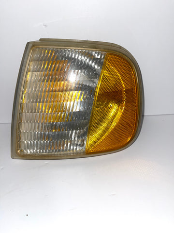 1997 FORD F150 OEM LEFT DRIVER PARKING LIGHT