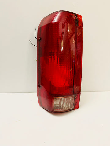 1989-1996 FORD F150/F250/BRONCO DRIVER LEFT TAIL LIGHT