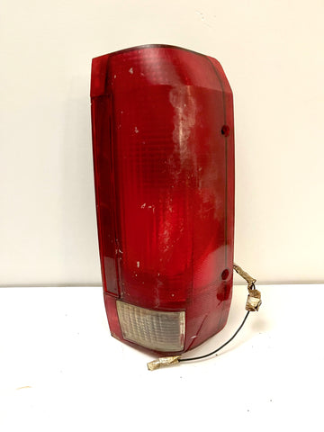 1989-1996 FORD F150/F250/BRONCO PASSENGER RIGHT TAIL LIGHT