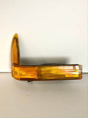 1999-2002 FORD F250/F350/EXCURSION FRONT DRIVER LEFT CORNER PARKING LIGHT